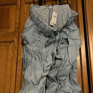 Brand new never worn American Eagle Aerie jean joggers size medium